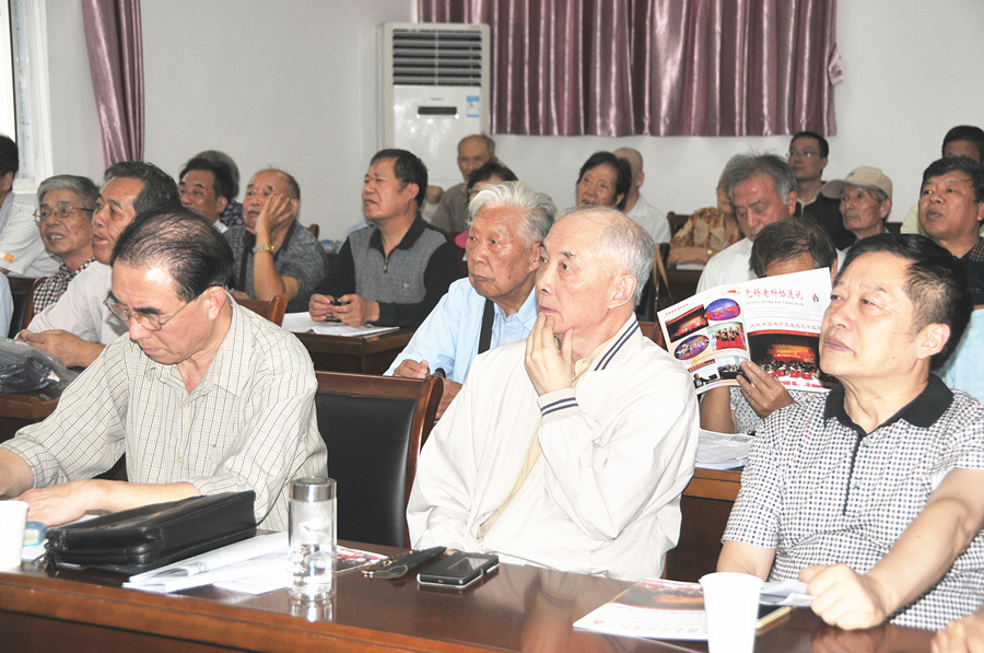 无锡太湖办主任顾岗走进老科协博学大讲堂-江