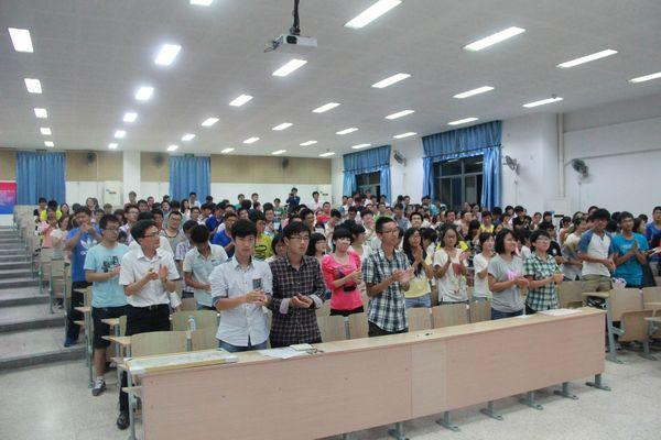 立德树人初心不改　情系学子廿年圆梦