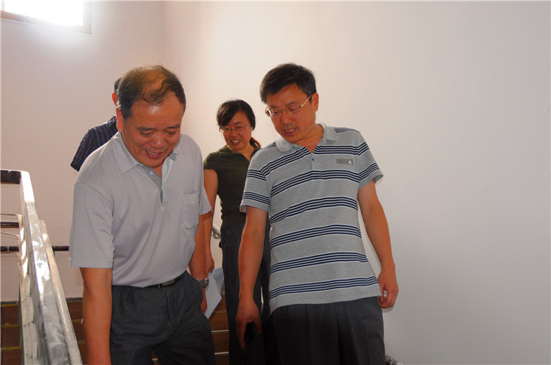 校党委书记武贵龙到离退休处调研指导工作