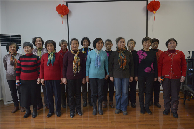 我校老年合唱团举办迎新年联欢会