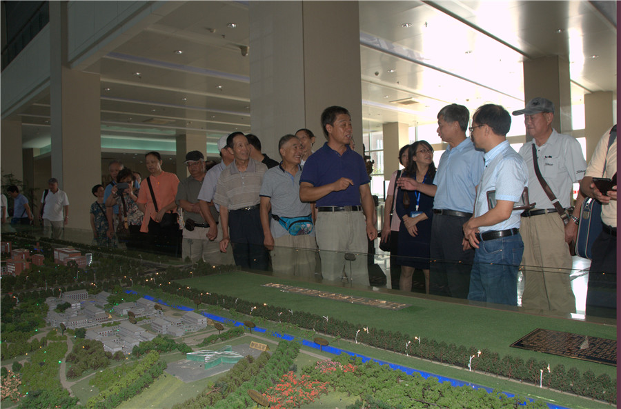校关工委特邀党建组织员赴泰州学习交流