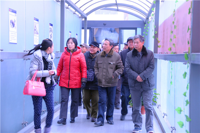 我校特邀党建组织员参观考察张家港新农村建设